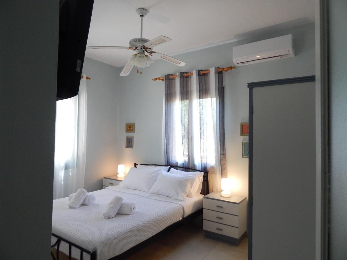 Ninemia Country House Vromonerion ภายนอก รูปภาพ
