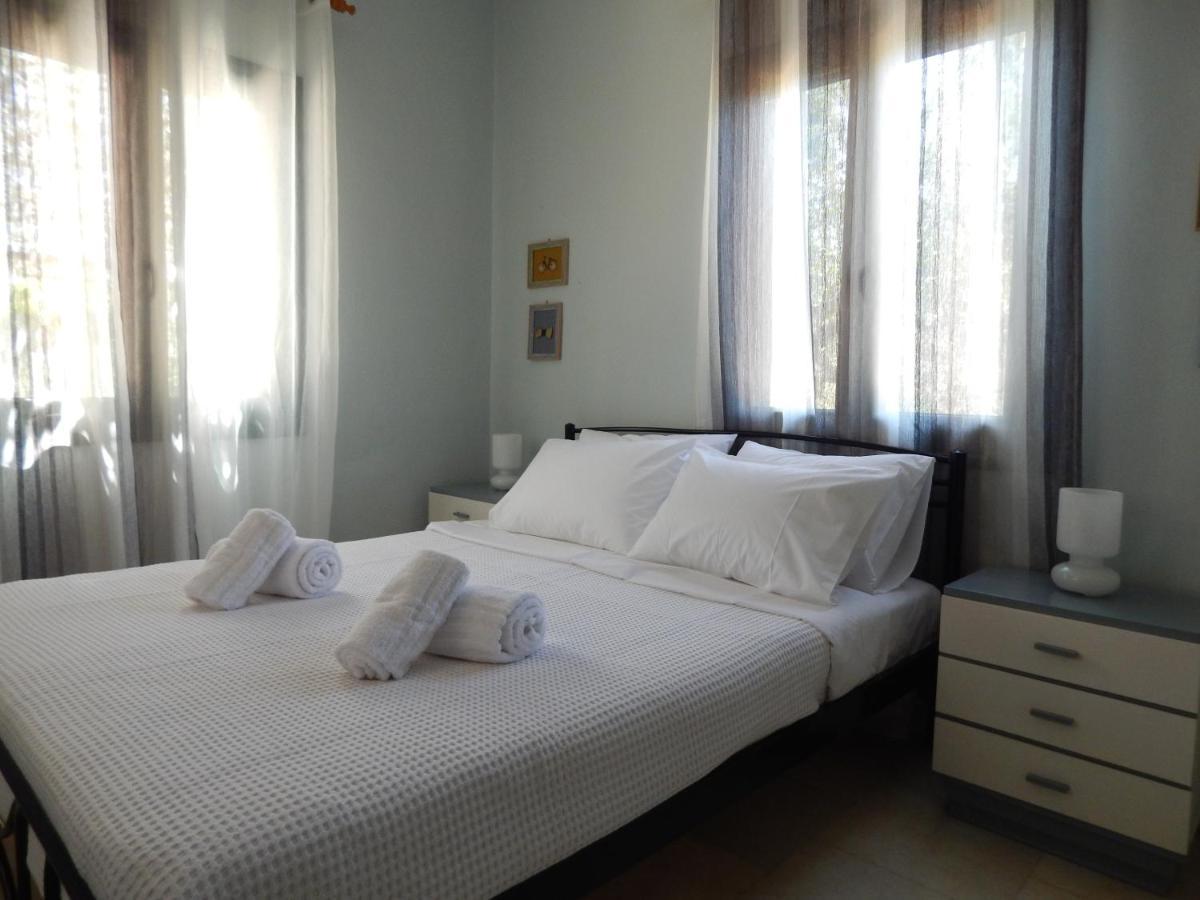 Ninemia Country House Vromonerion ภายนอก รูปภาพ