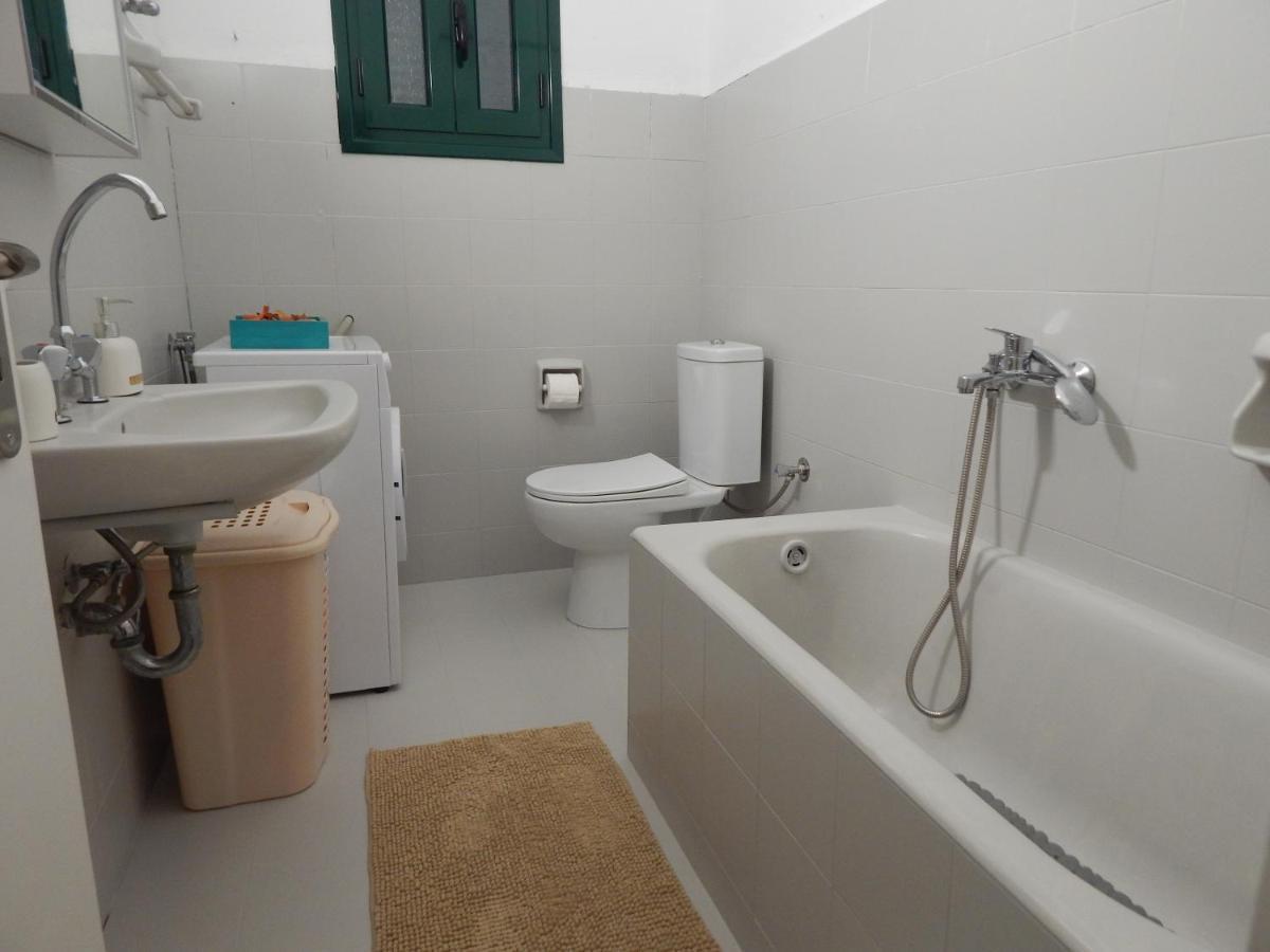 Ninemia Country House Vromonerion ภายนอก รูปภาพ